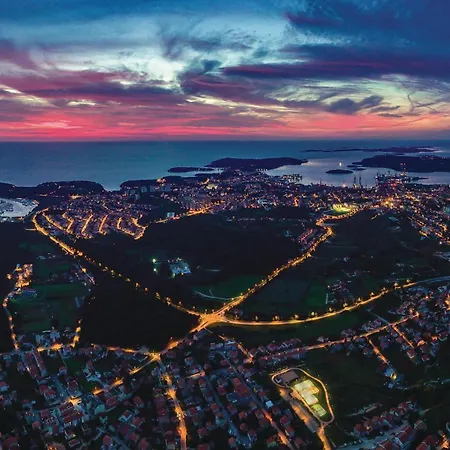 1 Bedroom Cozy In Pula Διαμέρισμα Πούλα