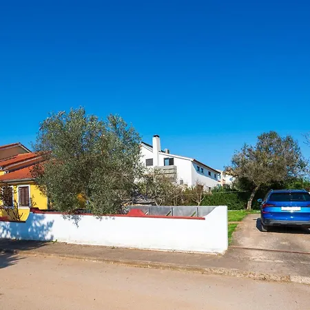 1 Bedroom Cozy In Pula * Πούλα