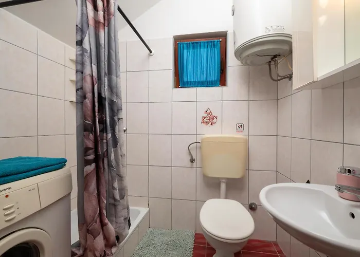 1 Bedroom Cozy In Апартаменти
