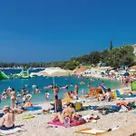 1 Bedroom Cozy In Apartamento Pula