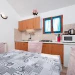 1 Bedroom Beautiful Apartment In Pula Апартаменты