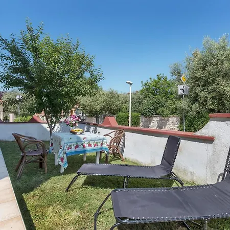 1 Bedroom Cozy In Pula Apartment