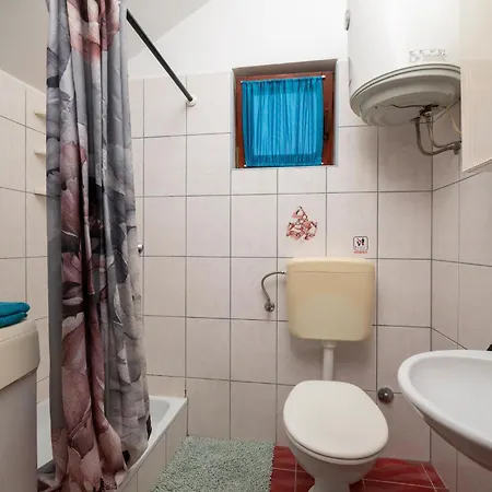 1 Bedroom Beautiful Apartment In Pula Apartmán