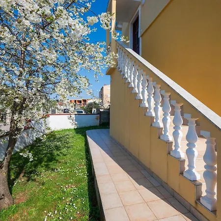 1 Bedroom Cozy In Pula * Pula