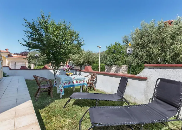 1 Bedroom Cozy In Pula Apartamento