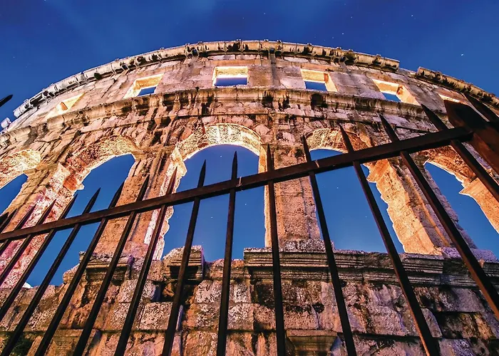 1 Bedroom Cozy In Apartment *